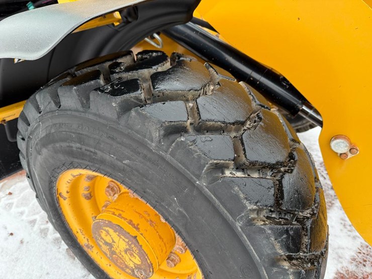 caterpillar-906m-image-10