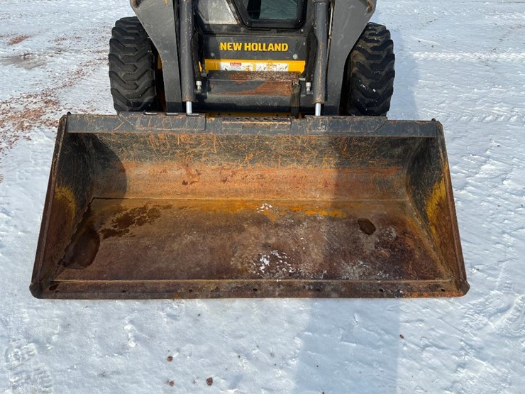 new-holland-l218-image-13