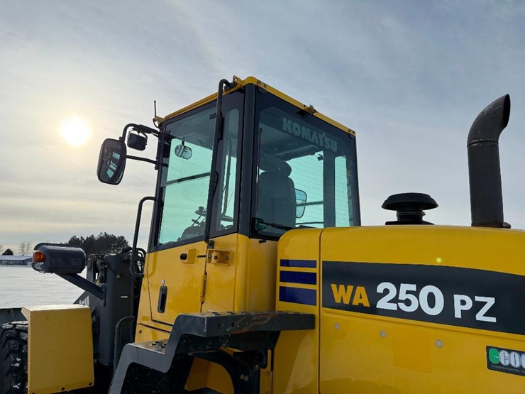 2011-komatsu-wa250pz-6-image-15