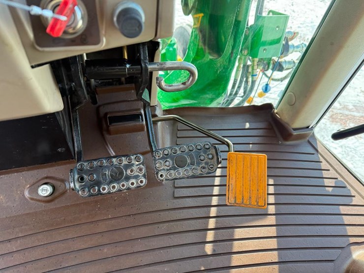 john-deere-6415-image-69