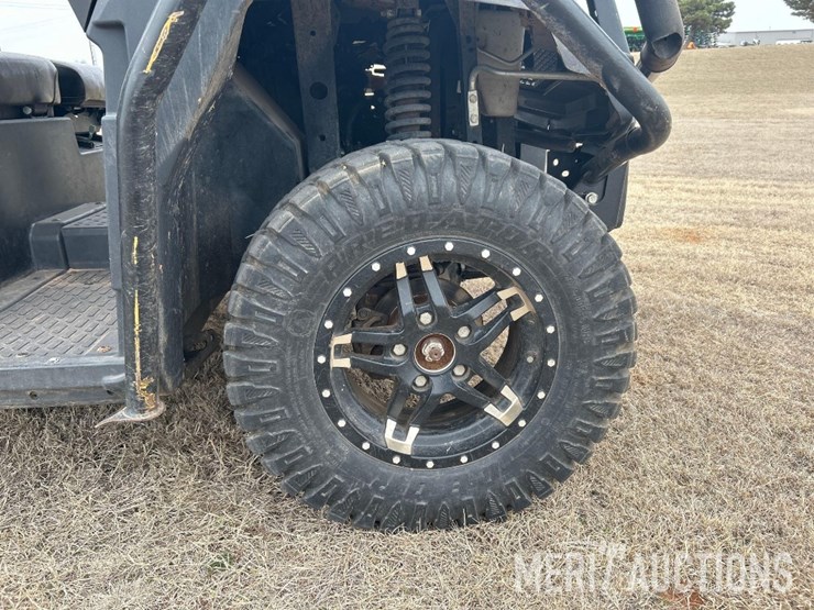 2021-john-deere-gator-image-33