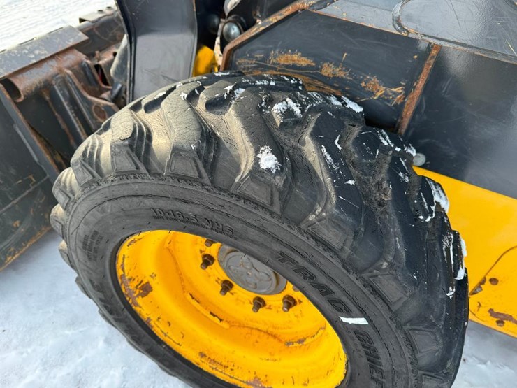 new-holland-l218-image-8