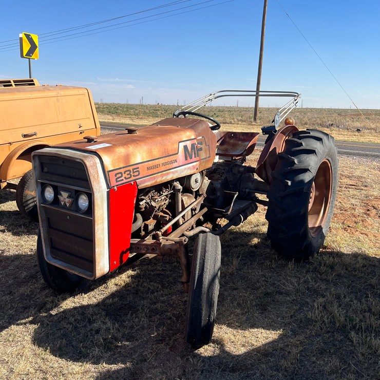 MASSEY-FERGUSON 235