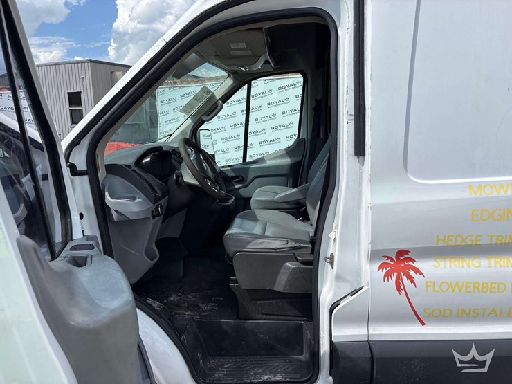 2015-ford-transit-image-12