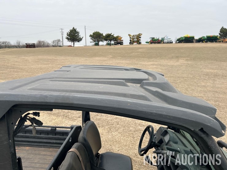 2021-john-deere-gator-image-59
