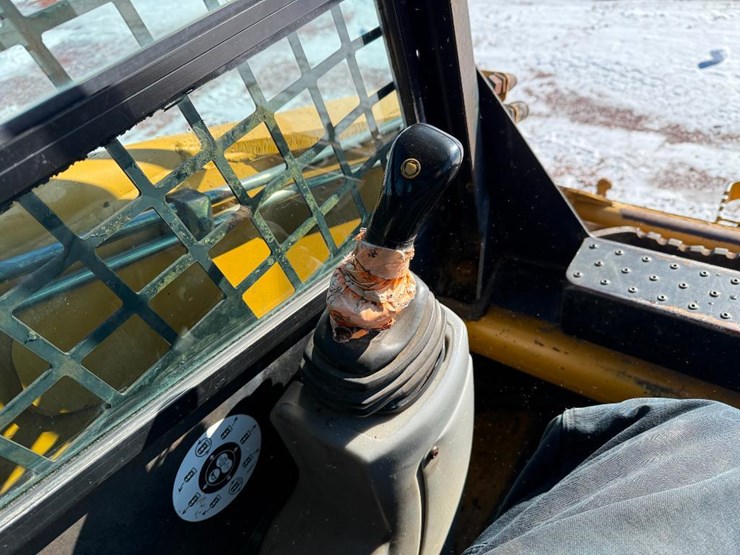 caterpillar-252-image-34