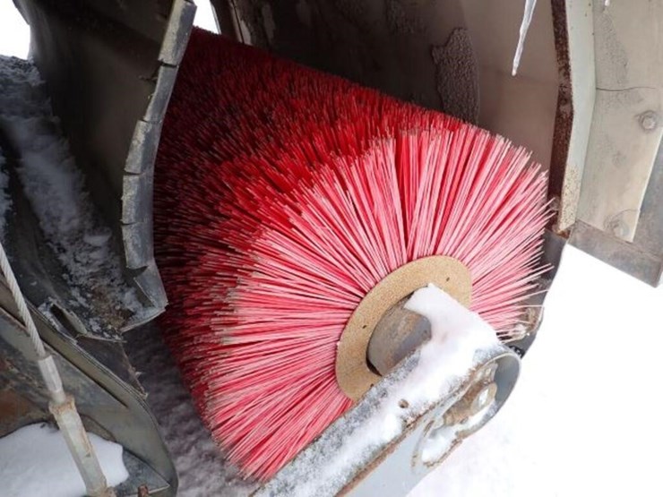 2004-gmc-t7500-image-45