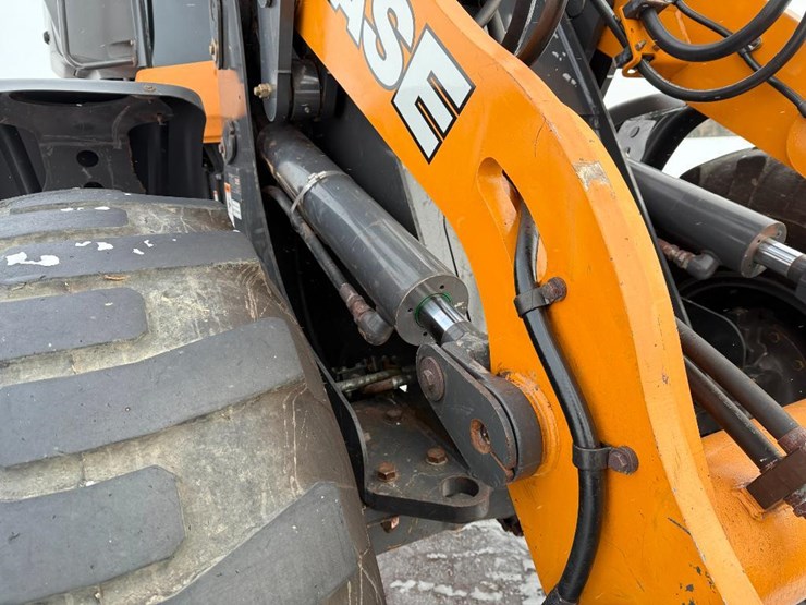 2019-case-621g-xt-image-34