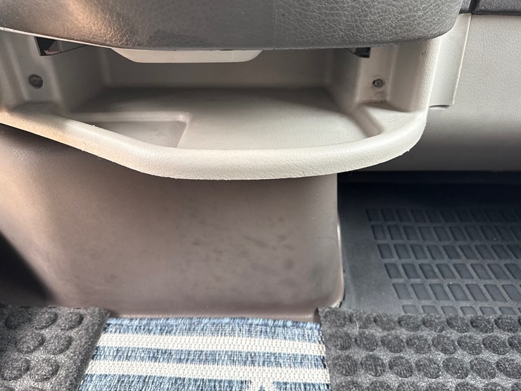 #30939-•-2012-volvo-vnl-tandem-axle-truck-tractor-image-43