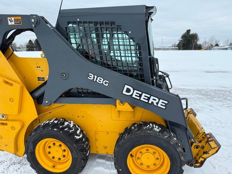 2018-deere-318g-image-18