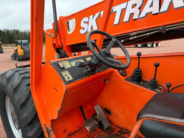 2006-sky-trak-8042-image-40