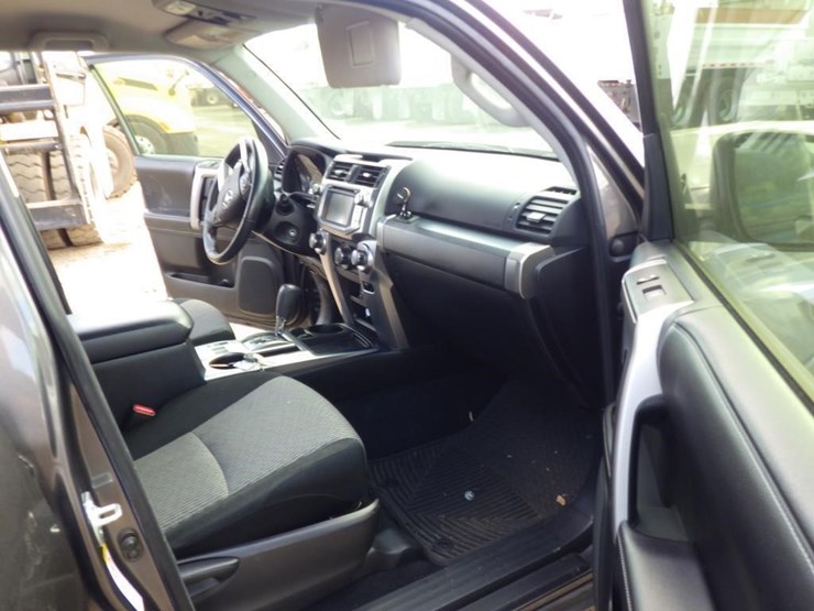 2016-toyota-4-runner-image-6