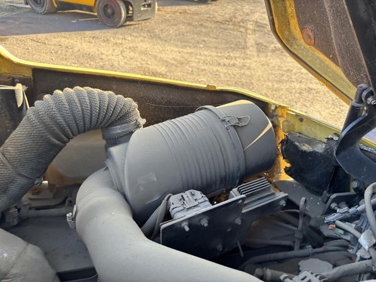 2000-yale-2000-image-32