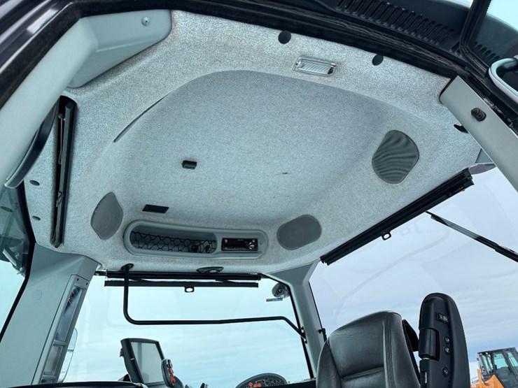 new-holland-t8.320-image-59