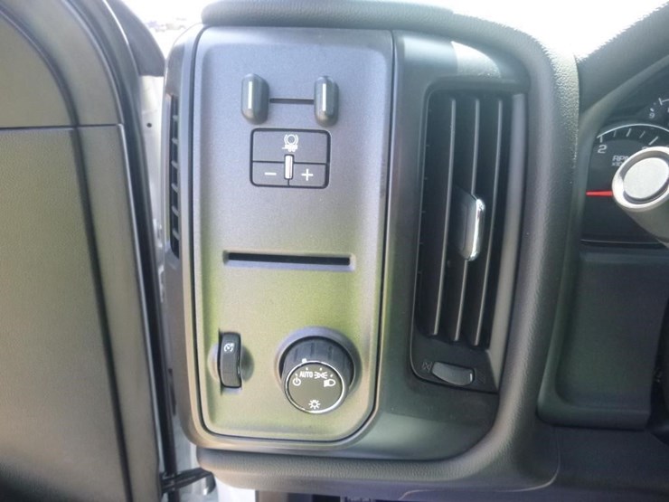 2024-chevrolet-silverado-4500hd-image-16