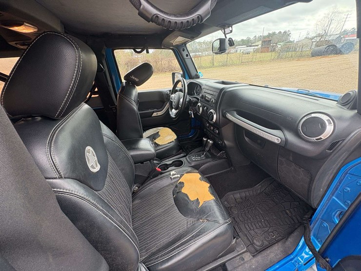 2014-jeep-wrangler-image-16