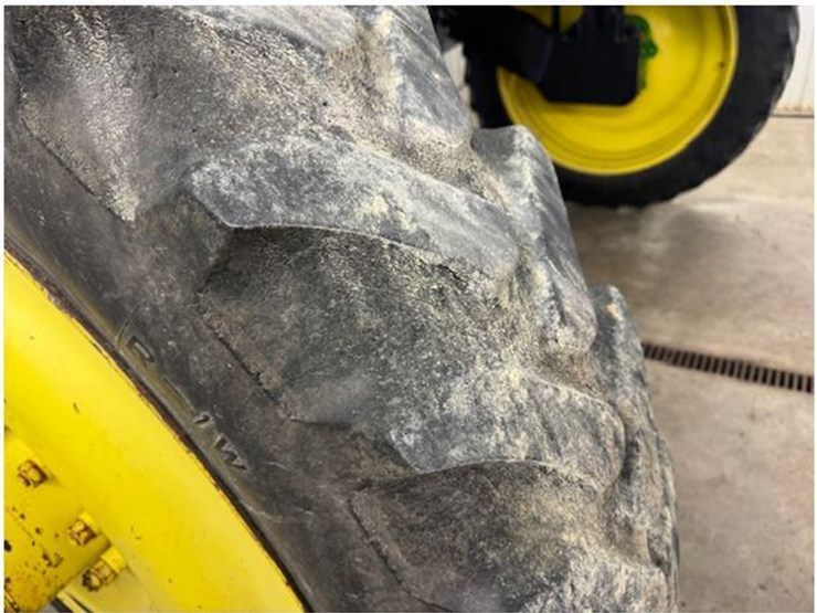 2004-john-deere-4710-image-30