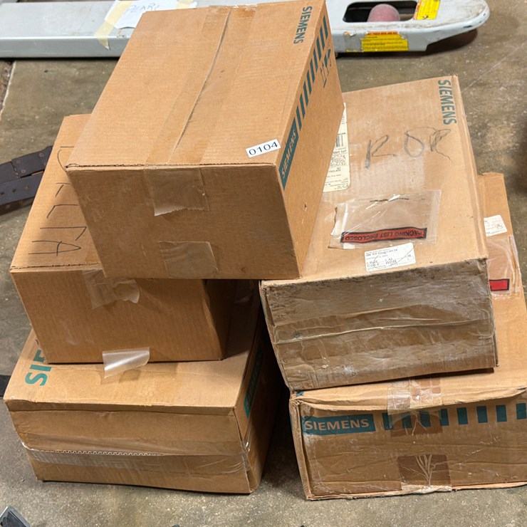#104 • (5) SIEMENS SAFETY SWITCH BOXES