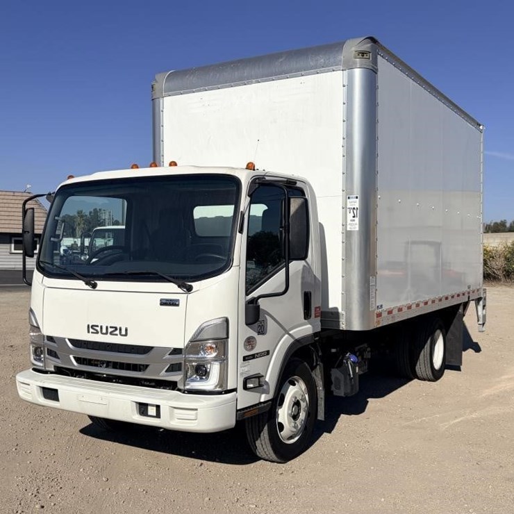 2023 ISUZU NRR