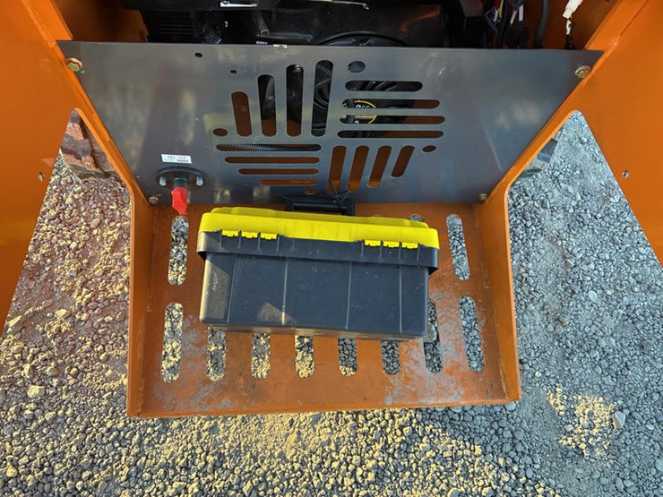 #115380-•-mini-skidsteer-ldr-image-11