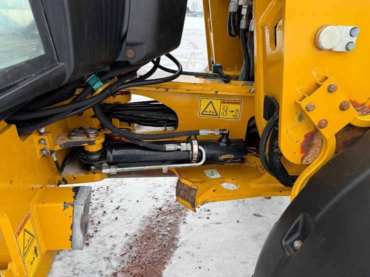 caterpillar-906m-image-36