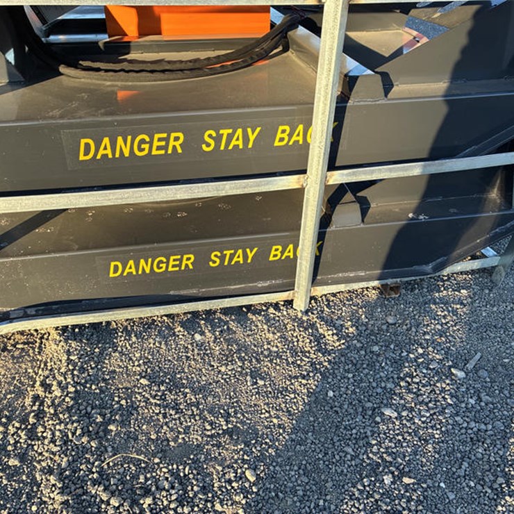 #115402 • SKIDSTEER MT 72" BRUSH CUTTER