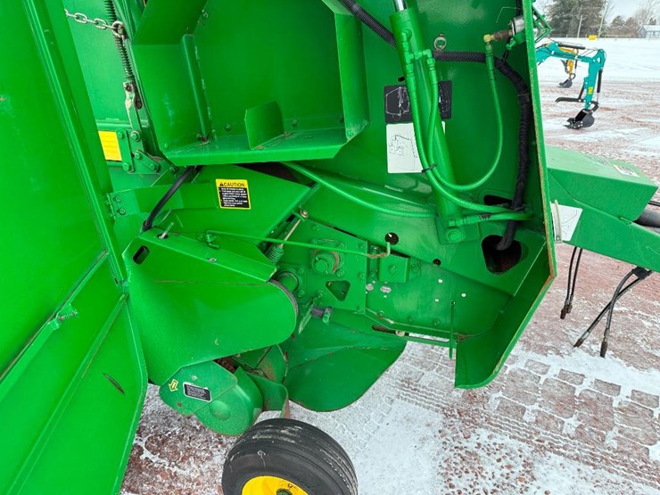 john-deere-566-image-28