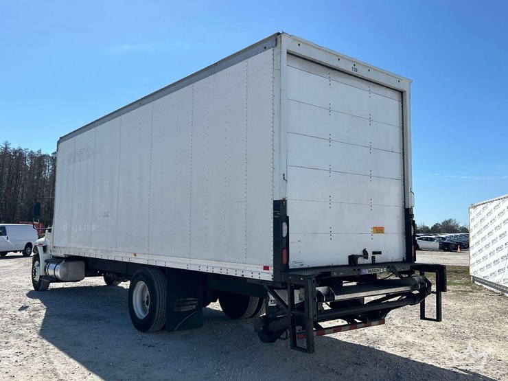 2018-international-durastar-4300-image-4