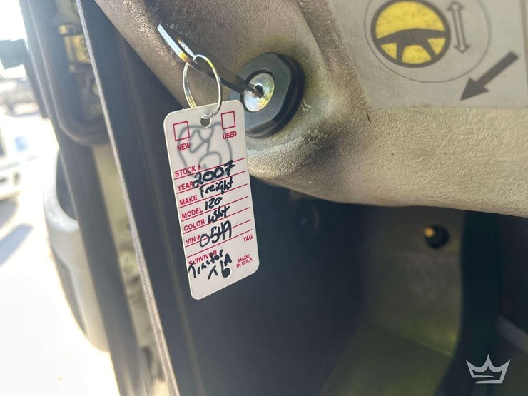 2007-freightliner-columbia-120-image-28