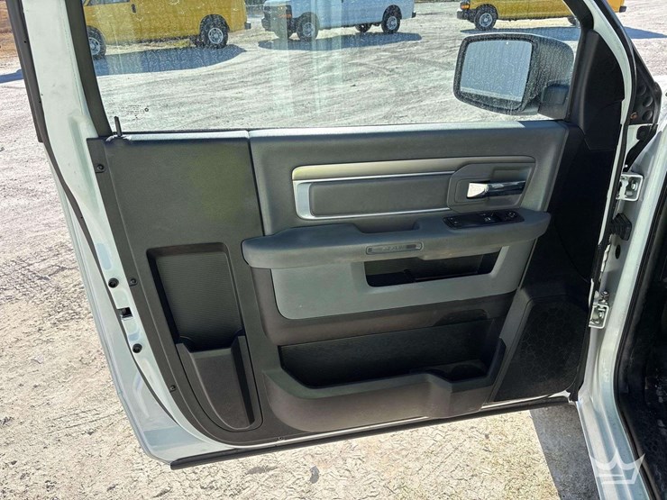 2018-dodge-1500-image-21