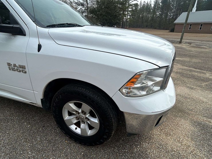 2016-ram-1500-slt-image-19