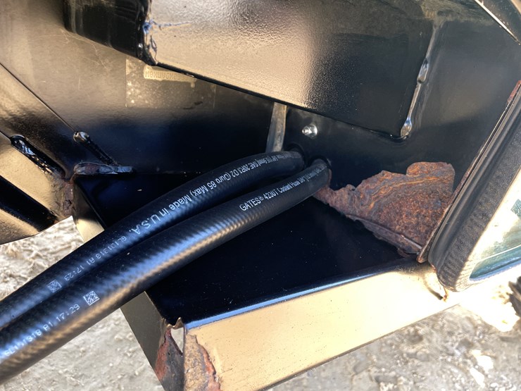 2009-john-deere-gator-image-49