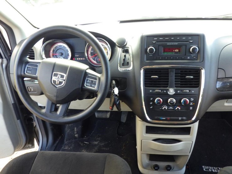 2015-dodge-grand-caravan-image-9