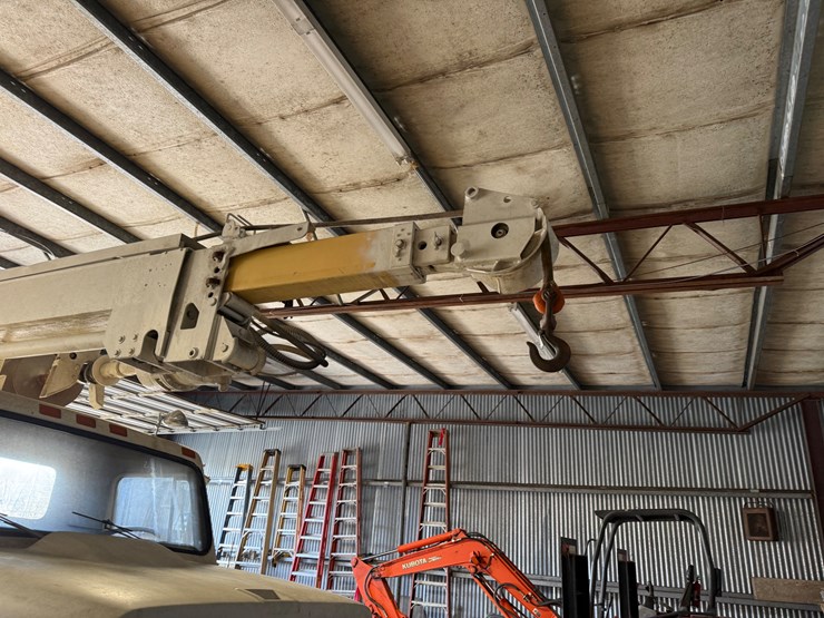 #5-•-1983-international-1724;-1734;-1754-digger-truck-image-8