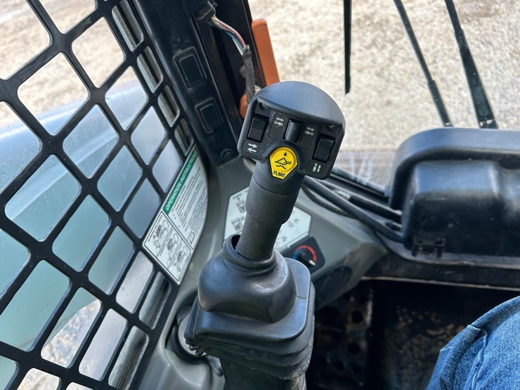 2018-bobcat-s650-image-18