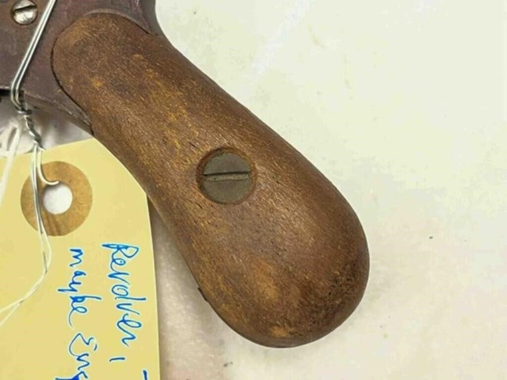 vintage-revolver-image-8