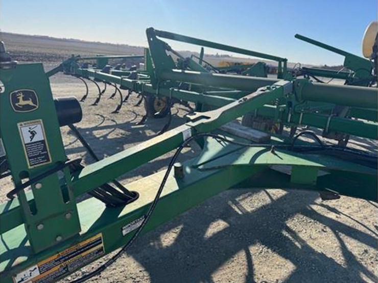 john-deere-2210-image-33