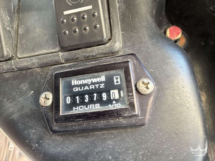 2014-takeuchi-ts50r-image-6