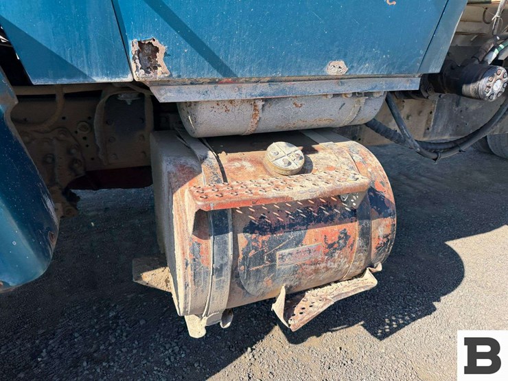 1981-ford-lt8000-image-12