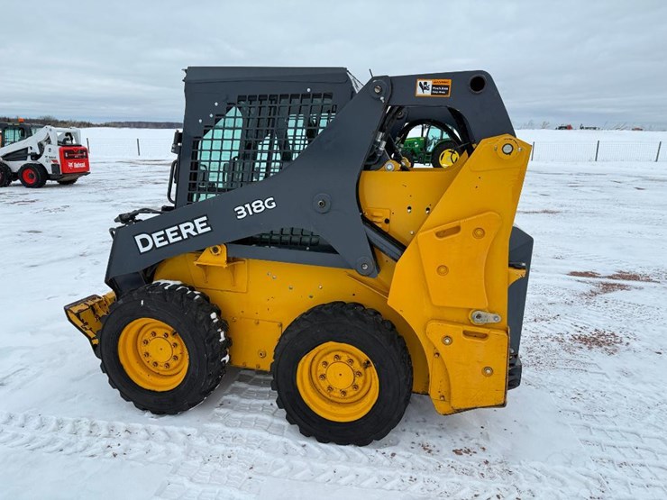 2018-deere-318g-image-6