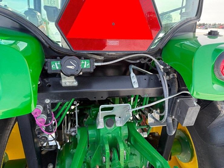 john-deere-4052r-image-26