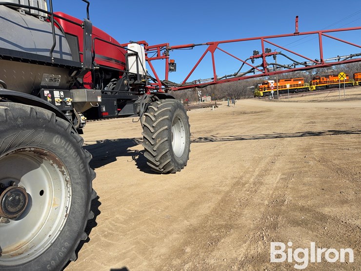 2012-case-ih-patriot-4430-image-14