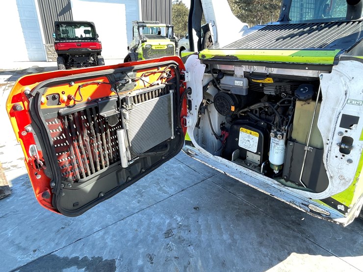 2022-bobcat-t76-image-25