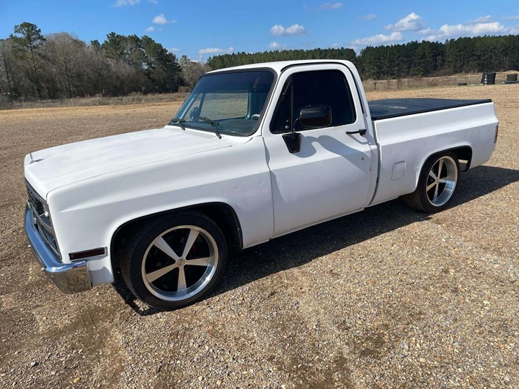 1984-chevrolet-c10-image-1