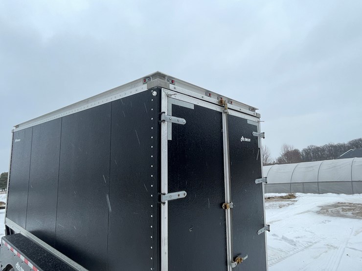 #135-•-2022-rock-line-products-air-tow-ground-loading-enclosed-trailer-(has-wi-title)-image-30