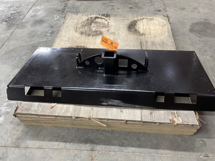 #2486-•-skid-steer-receiver-hitch-plate-with-half-moon-chain-hook-image-2
