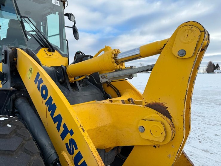 komatsu-wa320-7-image-40