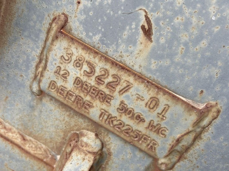 john-deere-14in-hydraulic-excavator-bucket-image-3