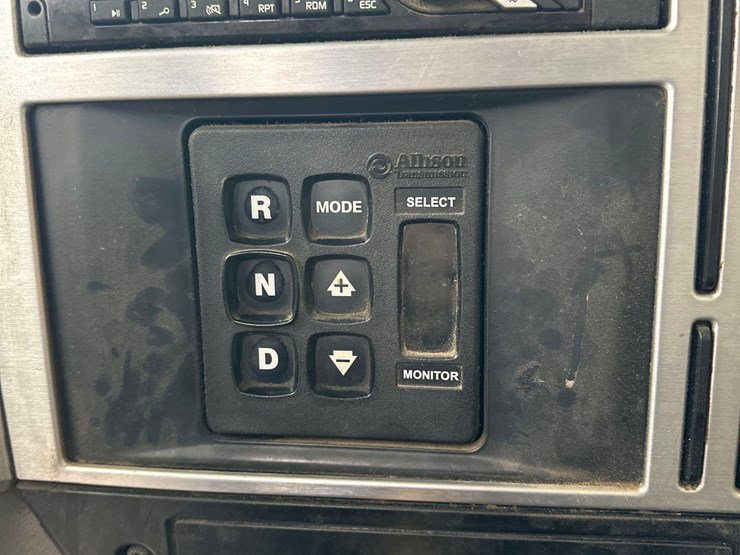 2019-mack-gr64f9-quad/a-dump-truck-image-31