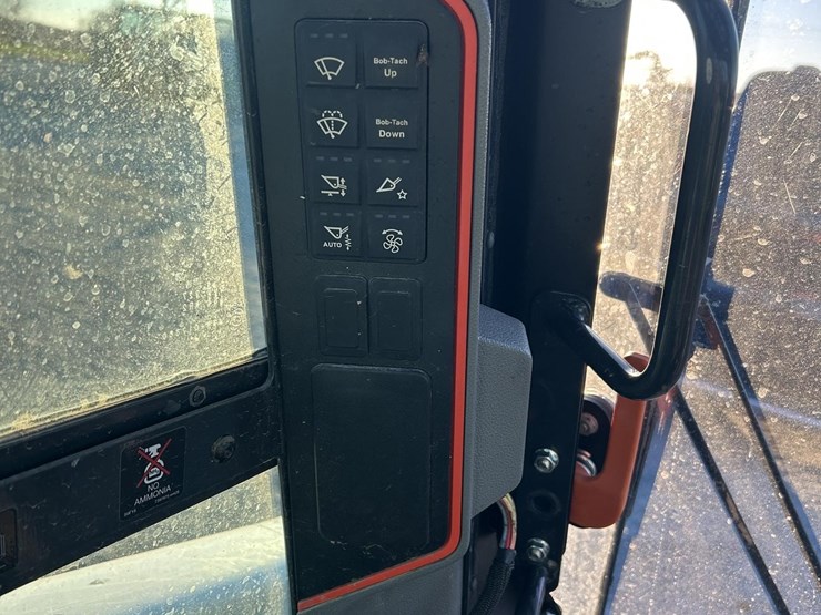 2022-bobcat-t76-image-14